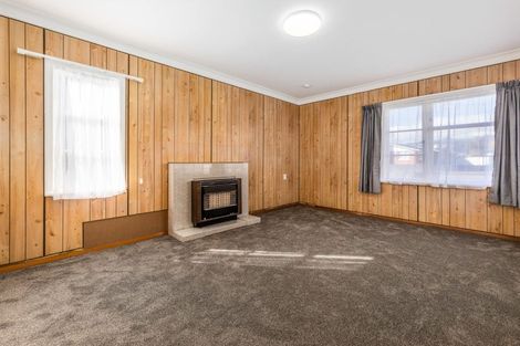 Photo of property in 11 Bartholomew Road, Levin, 5510
