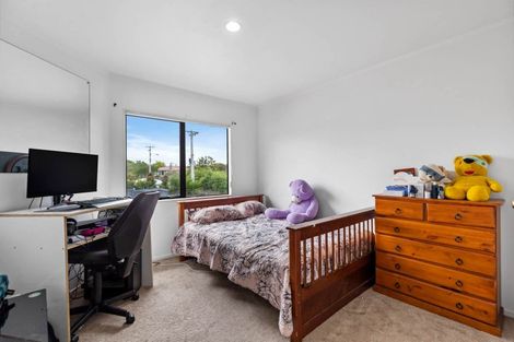 Photo of property in 2/83 Park Avenue, Papatoetoe, Auckland, 2025