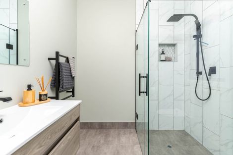 Photo of property in 28 Queen Charlotte Drive, Aotea, Porirua, 5024