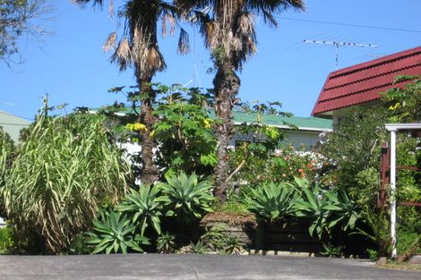 Photo of property in 83 Castor Bay Road, Castor Bay, Auckland, 0620