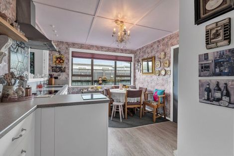 Photo of property in 21 Mills Street, Eltham, 4322