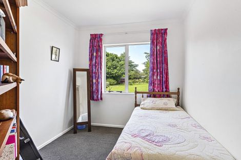 Photo of property in 2 Daffodil Grove, Carterton, 5713