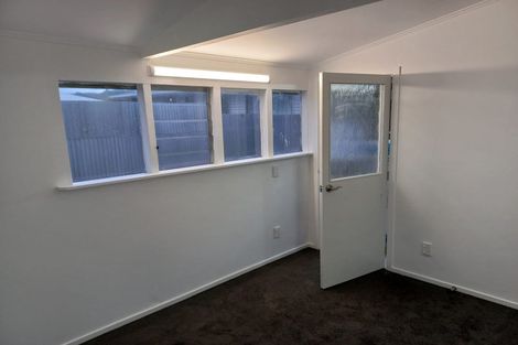 Photo of property in 2/306 Wellington Road, Wainuiomata, Lower Hutt, 5014