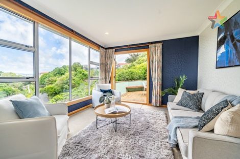 Photo of property in 2 Singers Road, Korokoro, Lower Hutt, 5012