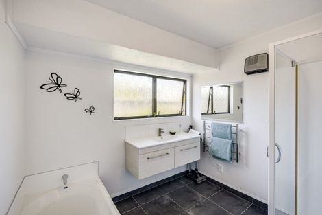 Photo of property in 30c Neeve Road, Taradale, Napier, 4112