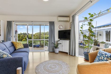 Photo of property in 54 Shaw Road, Oratia, Auckland, 0604