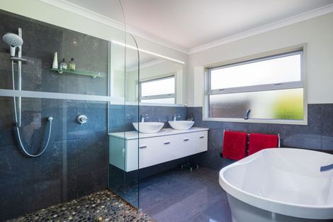 Photo of property in 848a Carrington Road, Hurworth, New Plymouth, 4371