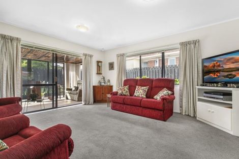 Photo of property in 1/1 Edmund Hillary Avenue, Papakura, 2110