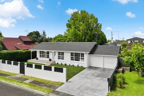 Photo of property in 5 Grassy Downs Place, St Andrews, Hamilton, 3200