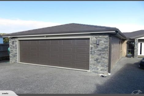 Photo of property in 32 Mervyn Kemp Drive, Tawa, Wellington, 5028