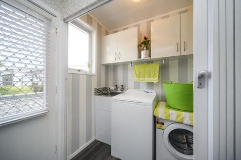 Photo of property in 64 Apollo Parade, Milson, Palmerston North, 4414