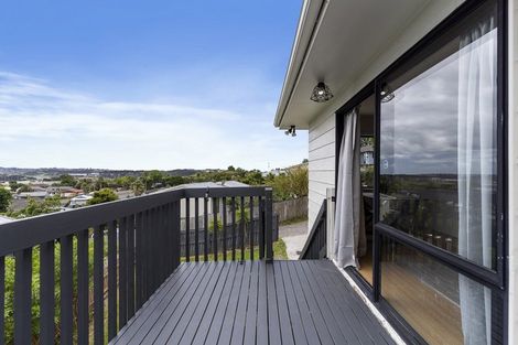 Photo of property in 1/19 Exeter Place, Unsworth Heights, Auckland, 0632