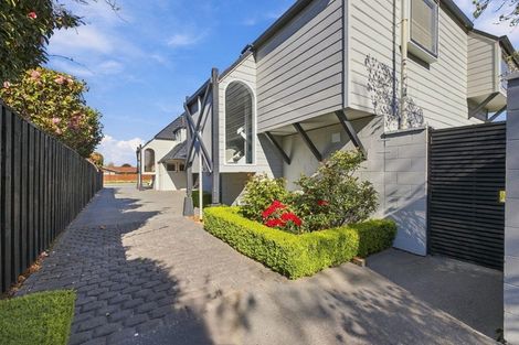 Photo of property in 76b Memorial Avenue, Ilam, Christchurch, 8053