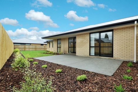 Photo of property in 2 Keeper Close, Woodend, 7610