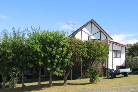 Photo of property in 2/109 Oaktree Avenue, Browns Bay, Auckland, 0630