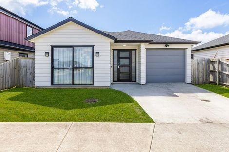 Photo of property in 10 Survila Street, Takanini, 2110