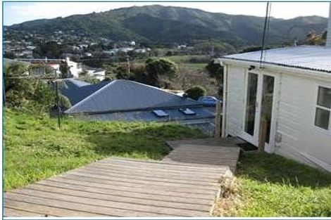 Photo of property in 113 Northland Road, Northland, Wellington, 6012