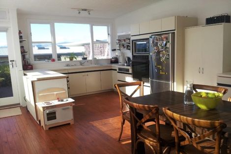 Photo of property in 89 Queens Drive, Lyall Bay, Wellington, 6022