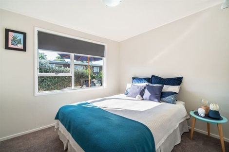 Photo of property in 10 West Glade Crescent, Birkenhead, Auckland, 0626