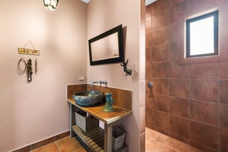 Photo of property in 140 Mackenzie Road, Kahuranaki, Havelock North, 4295