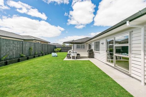 Photo of property in 5 Wick Place, Wattle Downs, Auckland, 2103