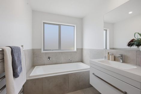 Photo of property in 39 Cilliers Drive, Silverdale, 0932