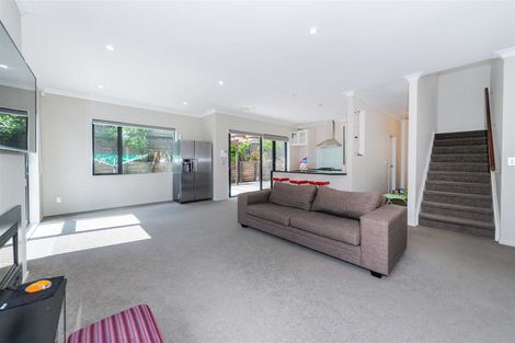 Photo of property in 23 Midhurst Avenue, Henderson, Auckland, 0612