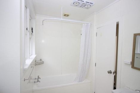 Photo of property in 47 Link Road, Newlands, Wellington, 6037