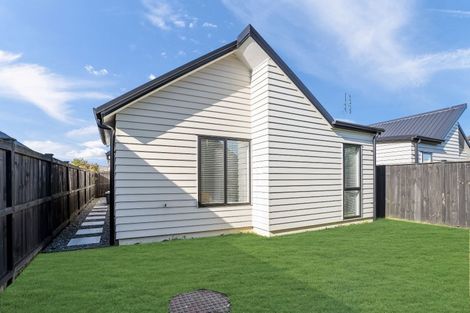 Photo of property in 7 Parachute Crescent, Papakura, 2110