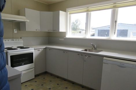 Photo of property in 18 Catlins Crescent, Milson, Palmerston North, 4414
