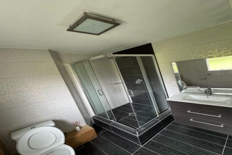 Photo of property in 11 Ian Place, Glendene, Auckland, 0602