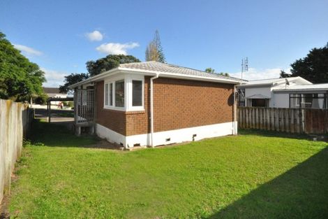 Photo of property in 15a Mcinnes Road, Weymouth, Auckland, 2103