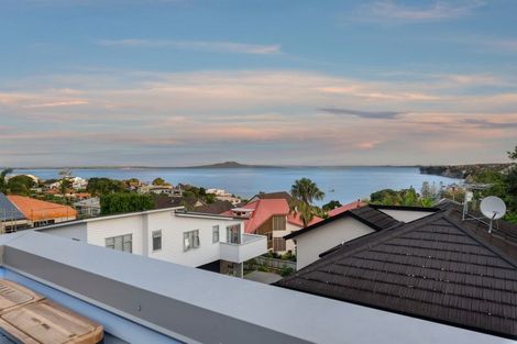 Photo of property in 2/11 Ridge Road, Waiake, Auckland, 0630