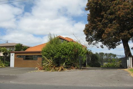 Photo of property in 53 Ferry Parade, Herald Island, Auckland, 0618
