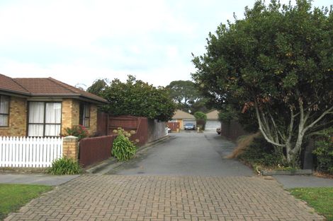 Photo of property in 16 Honeysuckle Place, Northcote, Christchurch, 8052