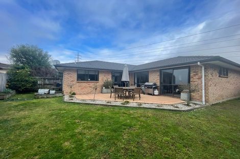 Photo of property in 8 Mt Lebanon Crescent, The Gardens, Auckland, 2105