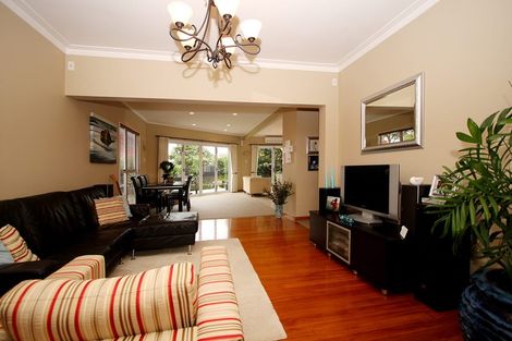 Photo of property in 27 Mclean Street, Strandon, New Plymouth, 4312