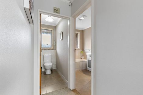 Photo of property in 15 Mudgway Place, Awapuni, Palmerston North, 4412