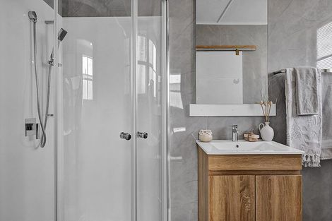 Photo of property in 35 Gladstone Street, Hawera, 4610