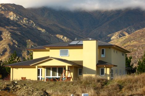 Photo of property in 14 Mystery Grove, Lake Hayes, Queenstown, 9304