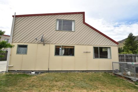 Photo of property in 12 Ahuriri Drive, Omarama, 9412