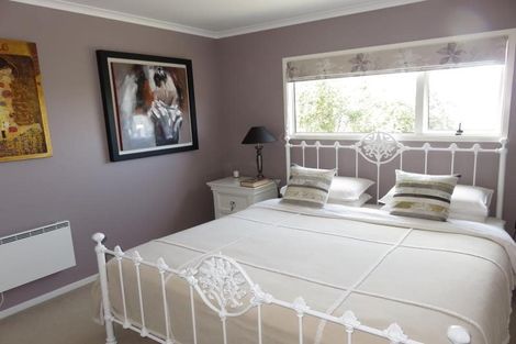 Photo of property in 49 Dress Circle, Newlands, Wellington, 6037