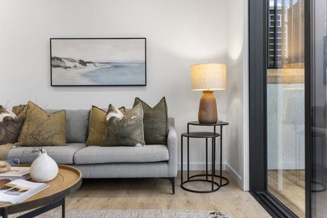 Photo of property in 28 Dawnhaven Drive, Te Atatu Peninsula, Auckland, 0610