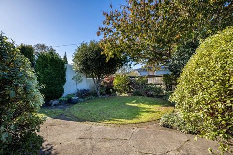 Photo of property in 22 Ridge Lane, New Plymouth, 4310