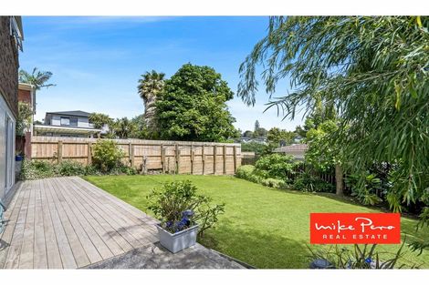 Photo of property in 9 Armstrong Place, New Lynn, Auckland, 0600