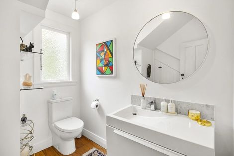 Photo of property in 15 Easdale Street, Kelburn, Wellington, 6012