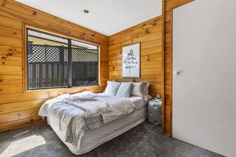 Photo of property in 39 Catalina Crescent, Forrest Hill, Auckland, 0620