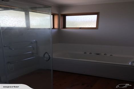 Photo of property in 2/26 Bayview Road, Hauraki, Auckland, 0622