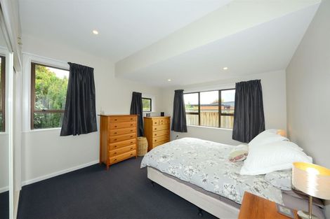 Photo of property in 112 Memorial Avenue, Burnside, Christchurch, 8053