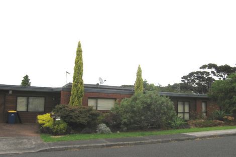 Photo of property in 2/8 Kaihu Street, Northcote, Auckland, 0627